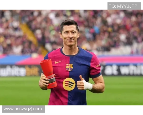 莱万状态火热欧冠赛场狂轰12球稳居射手榜首位